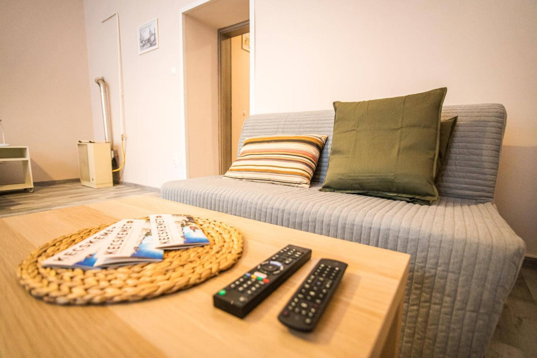 Spacious Apartment In Central Kecskemét Buitenkant foto